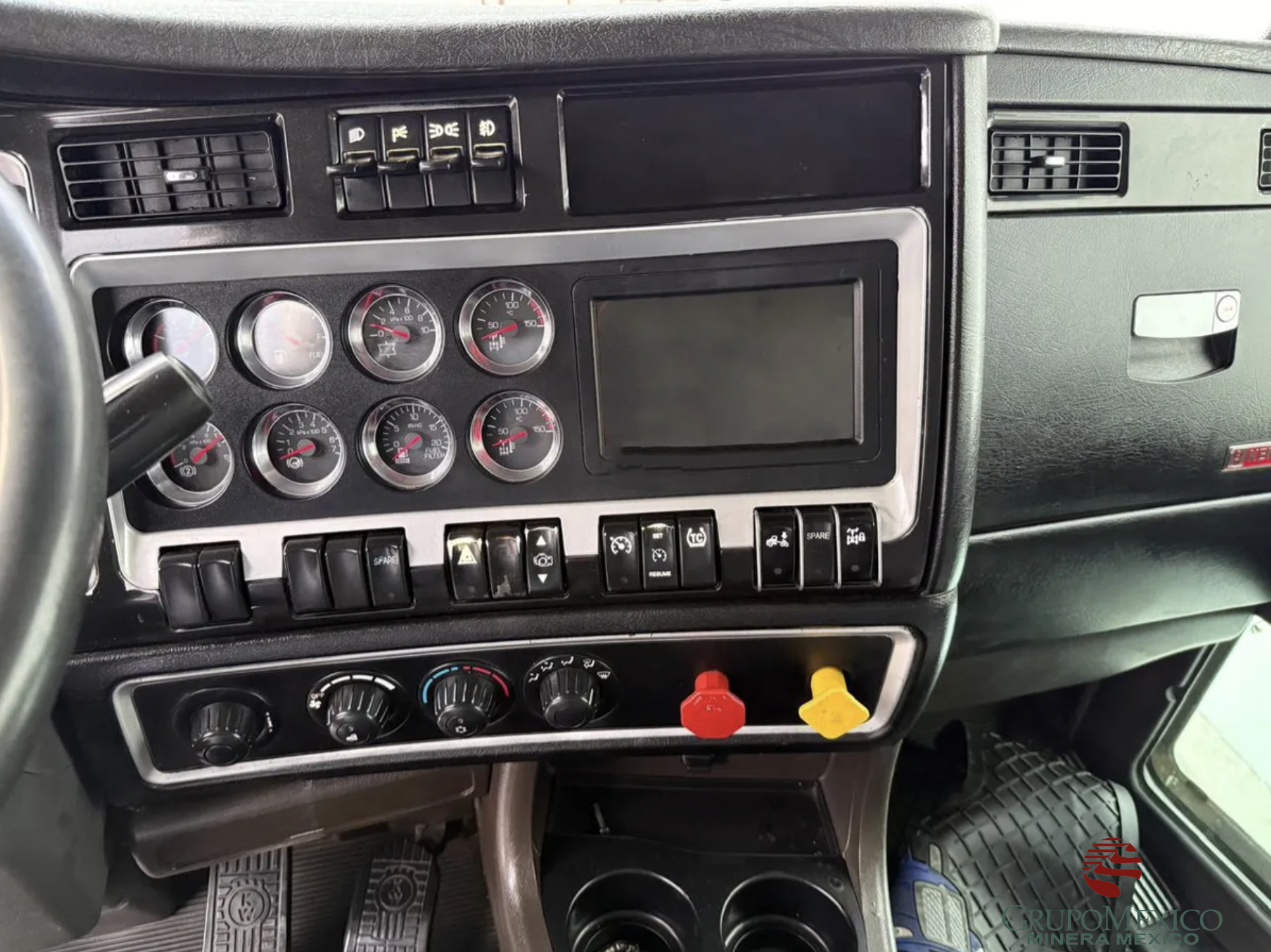 Volteo Kenworth Modelo T800 Año 2016 Precio $ 950,000.00 - Imagen 13